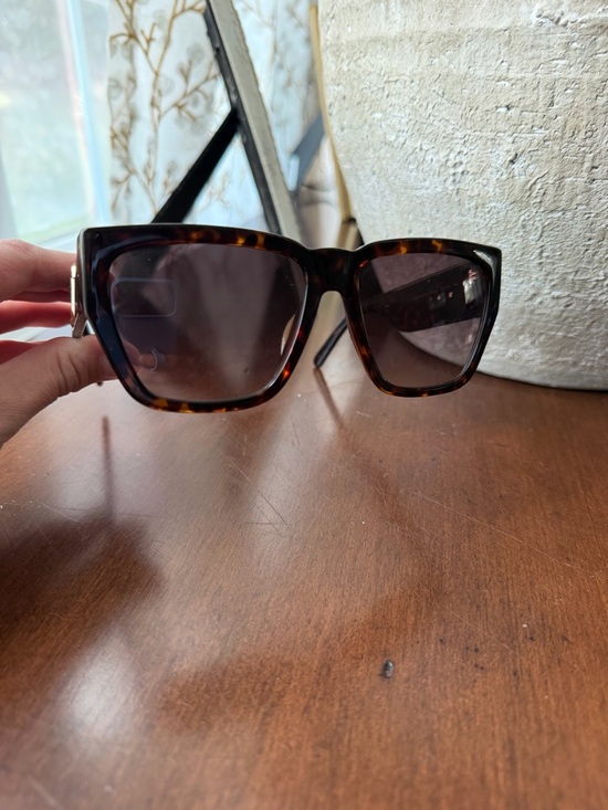 Marc Jacobs Accessories - Marc Jacobs Tortoiseshell Square Sunglasses - Dark Brown Lenses